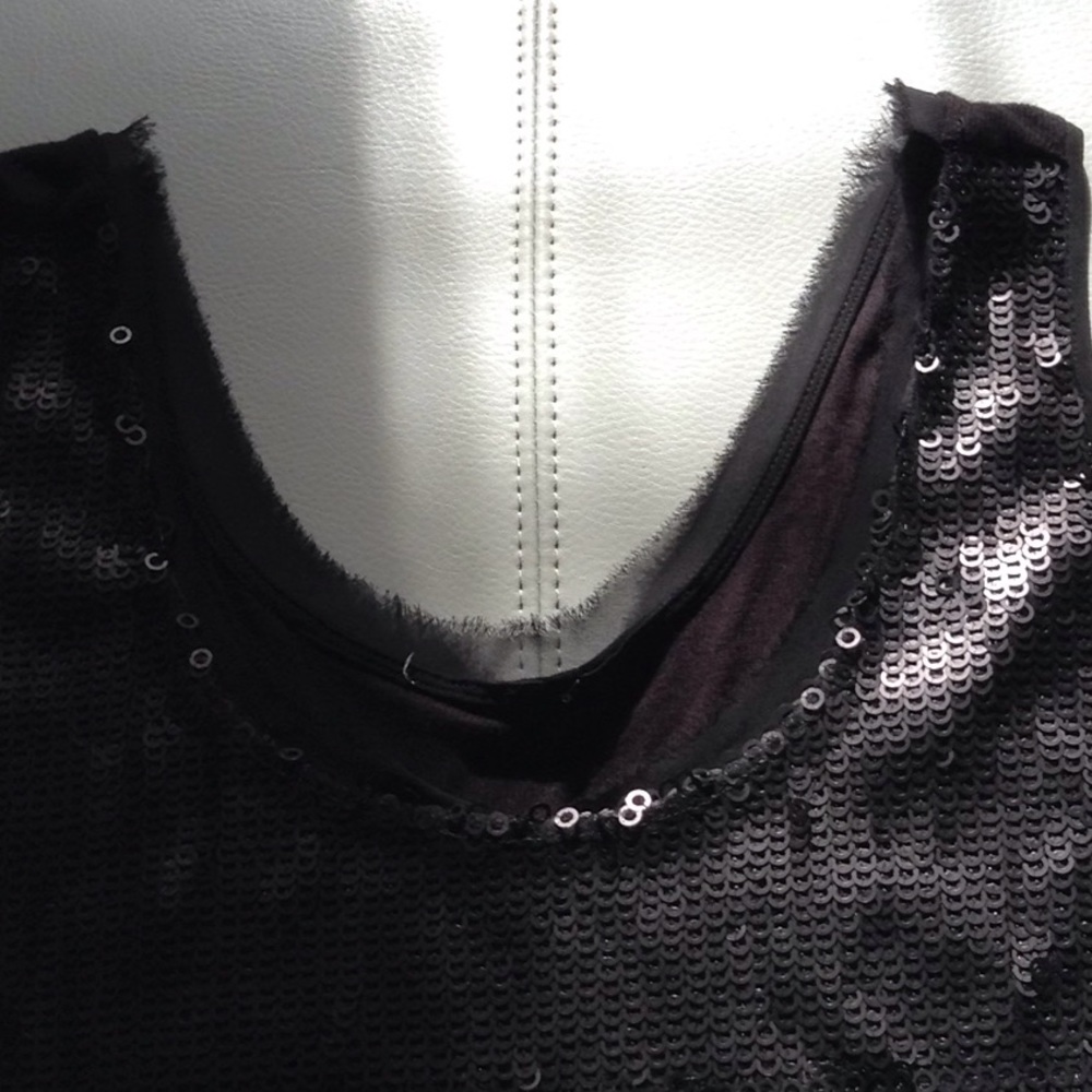 TAGLESS CALVIN K SEQUINED TAKK TOP LINED/RAW EDGE - Picture 2 of 7